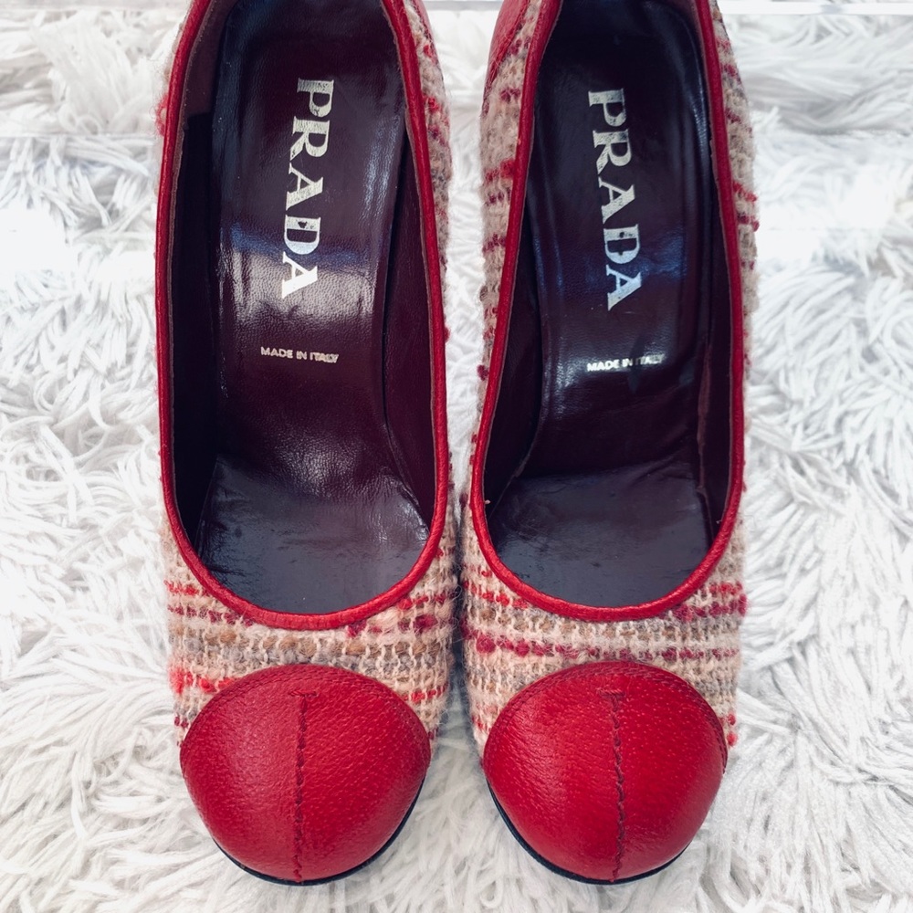 Authentic PRADA Leather Tweed Round-ToePumps